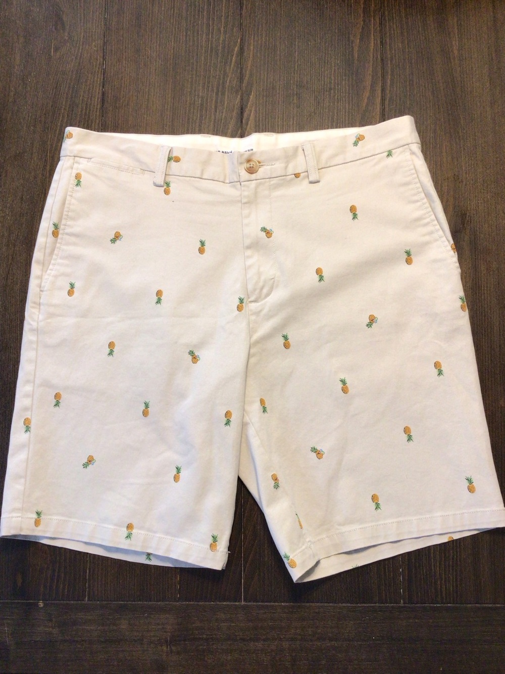 Old Navy Slim Built-In Flex Pineapple Print Shorts Men’s 36 Beige Cotton Stretch